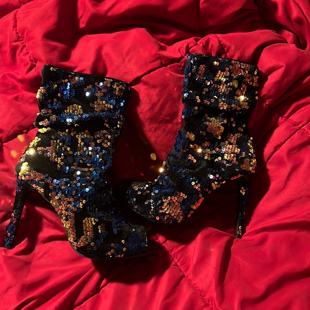 Venus heels